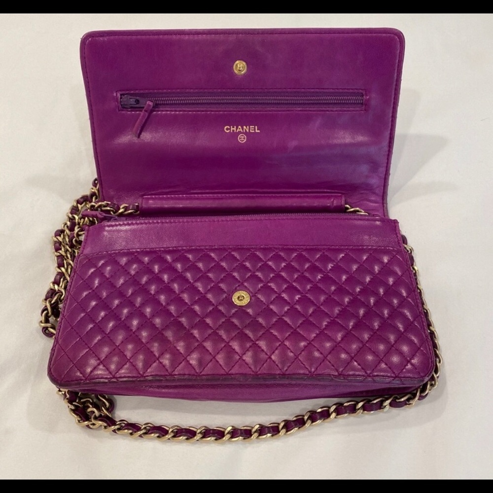 Chanel purple quilted leather wallet on chain - Picture 4 of 8